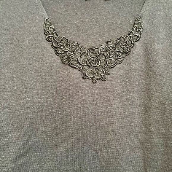 Extra Touch Women’s Black Tank Top Floral V-Neck Size 3X - Picture 3 of 8